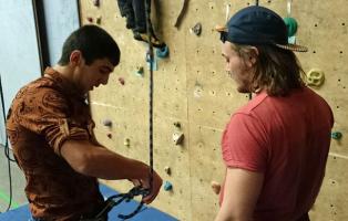 Klettern mit geflüchteten Kindern und Jugendlichen in Dortmund Klettern mit geflüchteten Kindern und Jugendlichen in Dortmund